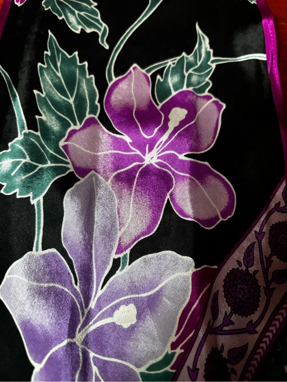 VTG Oscar de la Renta silk twill scarf. purple and magenta floral pattern